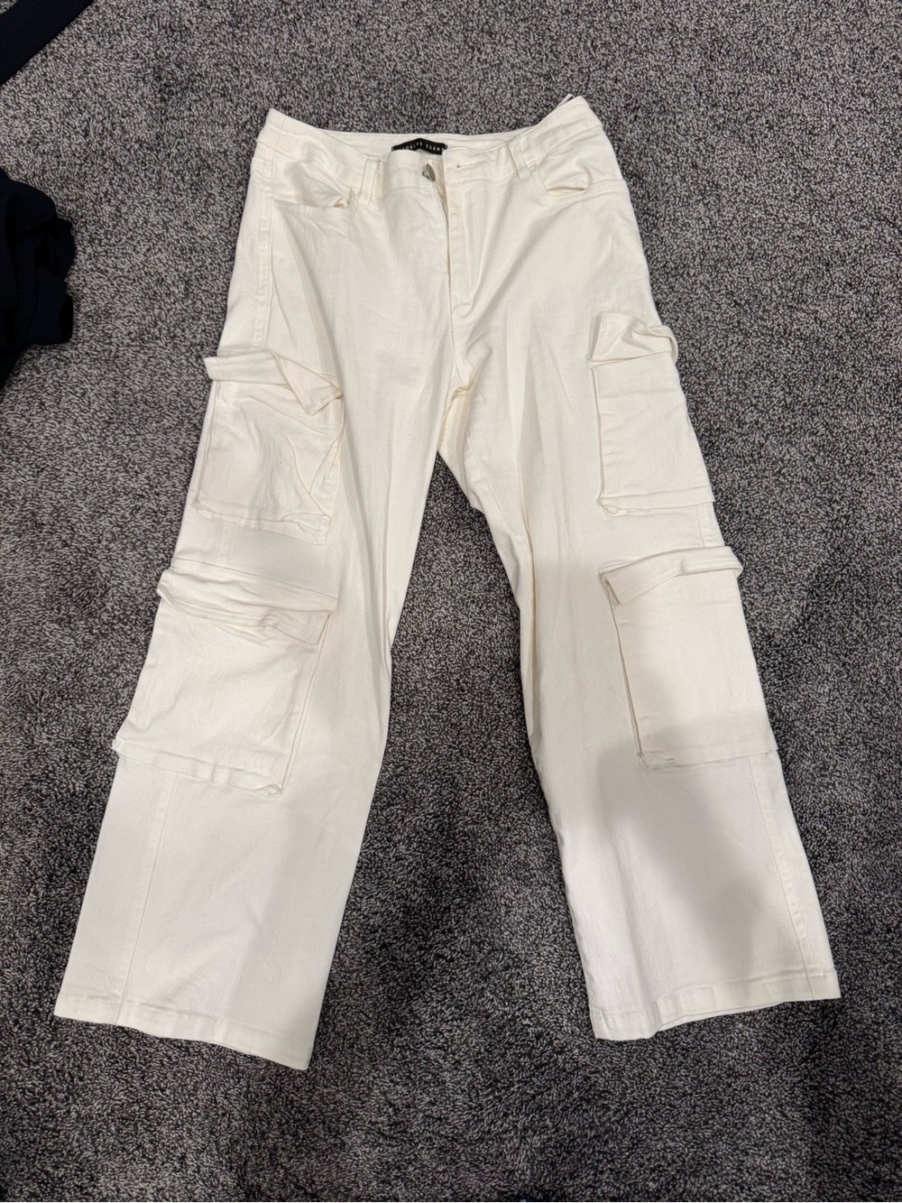 Women's White Cargo Pants with Multi-Pocket Utility Design